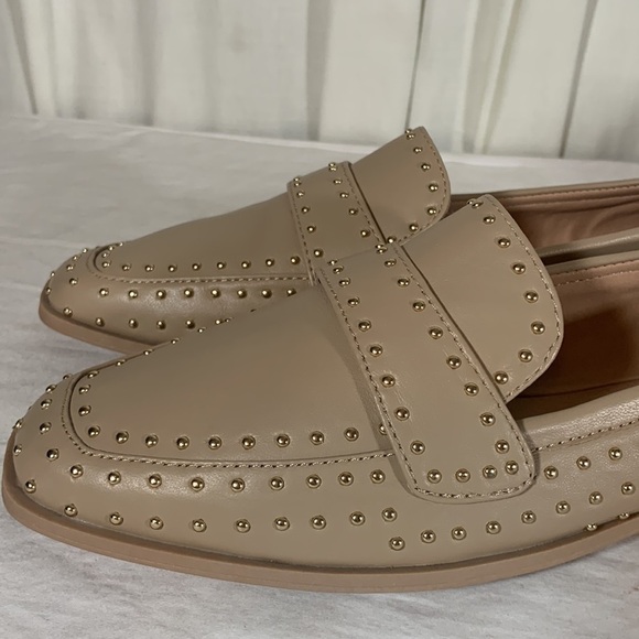 NIB Chelsea & Violet Lisle Studded Leather Loafer Flats, 8 - Picture 4 of 11